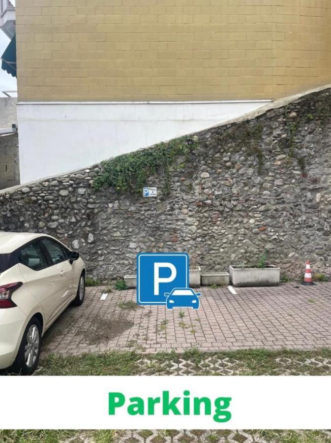 Апартаменти Leonardo Academy In 5' - Parcheggio Gratis - Laghi & Wi-Fi Сесто-Календе Екстер'єр фото